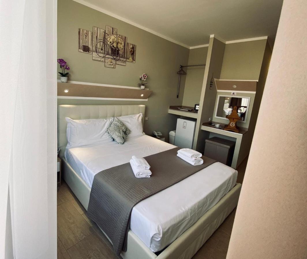 Atico Hotel Desenzano del Garda Kültér fotó